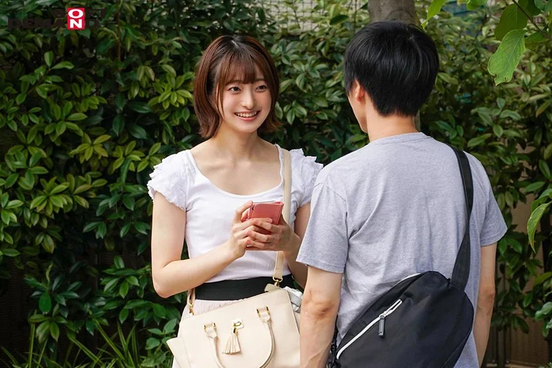 外で中城葵と男が話している