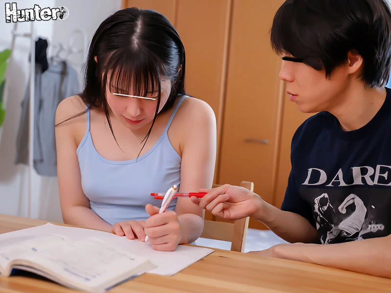 キャミソール姿の義妹