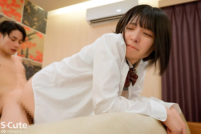 制服JK・虹村ゆみが後ろから突かれている