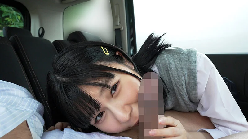 制服JKがチ〇ポを舐めている