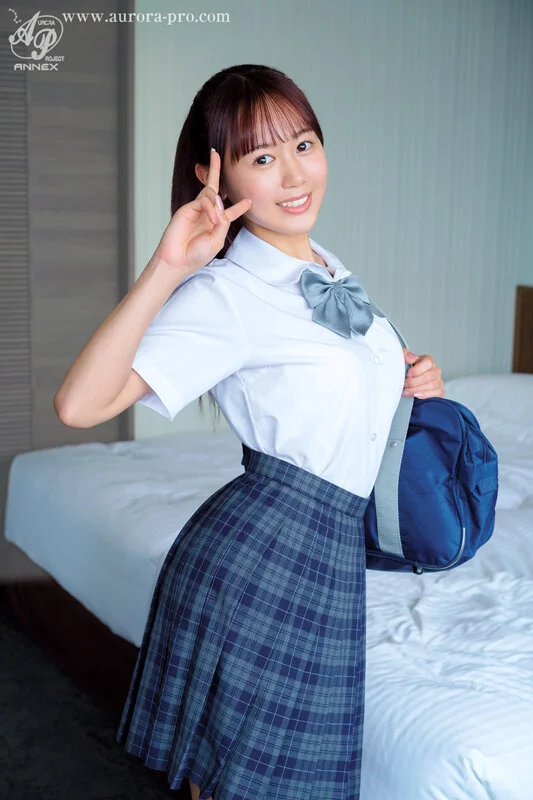 制服JK・綾美なな