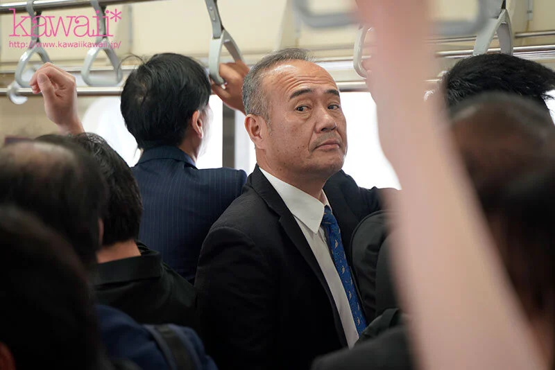 JKを狙うおじさん