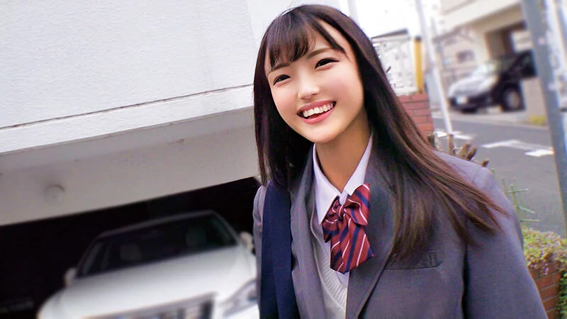 笑顔の制服女子