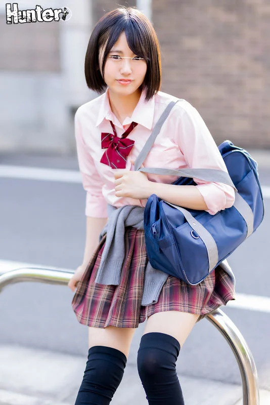 ニーハイ履いた制服JK