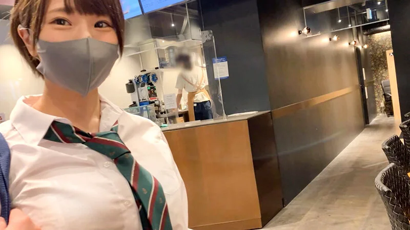 マスクをした制服女子 【配信品番:h_1594spro00153 サムネイル画像】