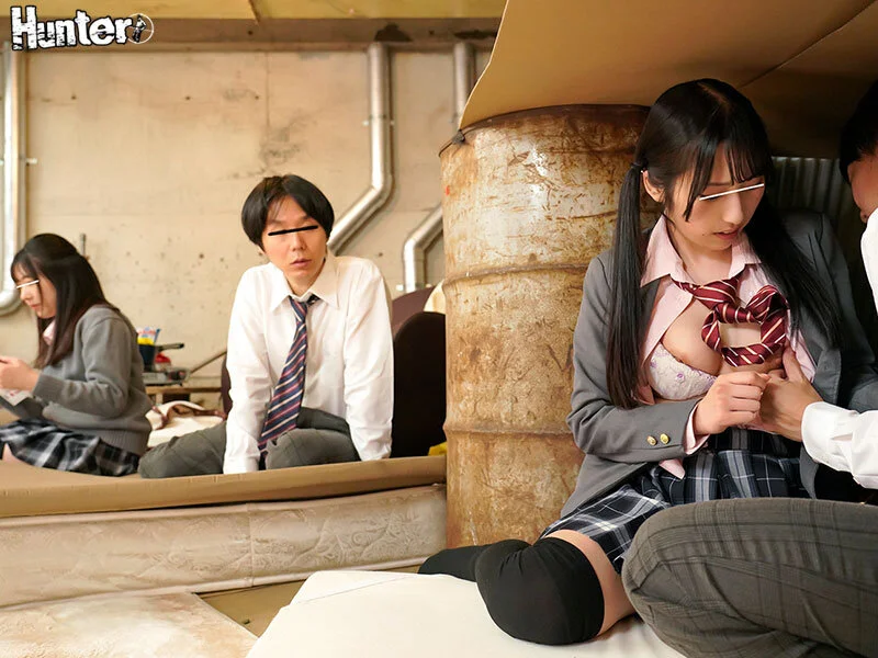 ニーハイ履いた制服JK 【配信品番：huntc00002 サンプル画像】