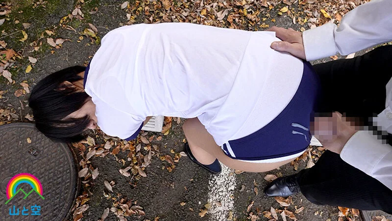 ブルマを履いているJK・もなみ鈴がぶっかけられている 【配信品番：sora00459 サンプル画像】